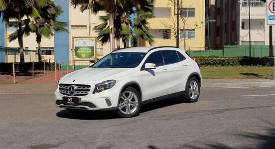 MERCEDES-BENZ-GLA 200-2018