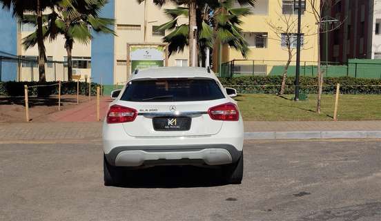 MERCEDES-BENZ-GLA 200-2018