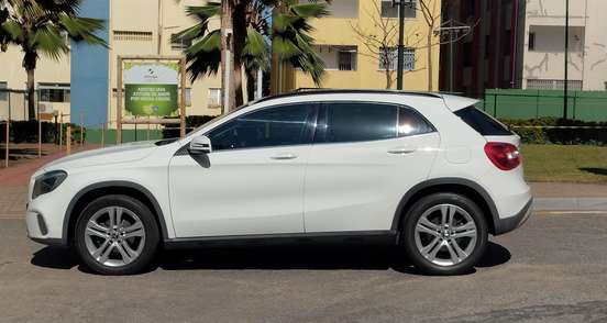MERCEDES-BENZ-GLA 200-2018