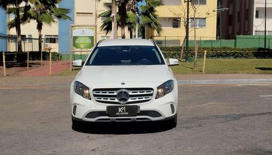 MERCEDES-BENZ-GLA 200-2018