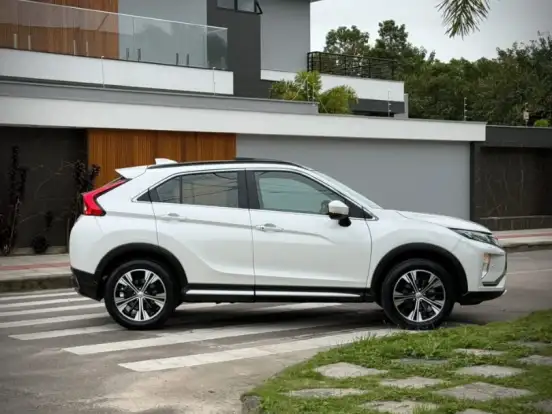 MITSUBISHI-ECLIPSE CROSS-1.5 MIVEC TURBO GASOLINA HPE-S CVT MITSUBISHI-ECLIPSE CROSS-2021
