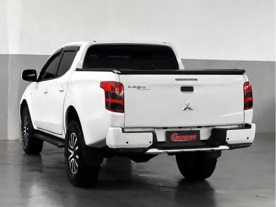 MITSUBISHI-L200 TRITON-2.4 16V TURBO DIESEL SPORT GLX CD 4P 4X4 MANUAL MITSUBISHI-L200 TRITON-2020