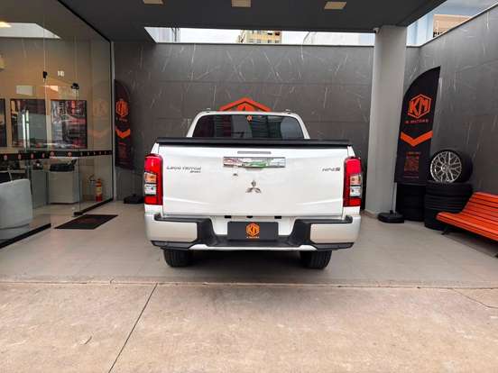 MITSUBISHI-L200 TRITON-2.4 16V TURBO DIESEL SPORT HPE-S CD 4P 4X4 AUTOMÁTICO MITSUBISHI-L200 TRITON-2021