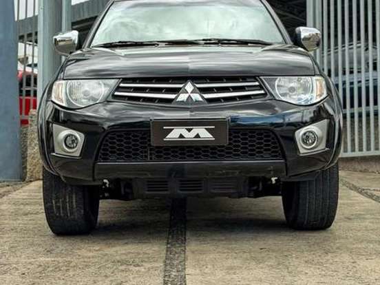 MITSUBISHI-L200 TRITON-2.4 HLS 4X2 CD 16V FLEX 4P MANUAL MITSUBISHI-L200 TRITON-2014