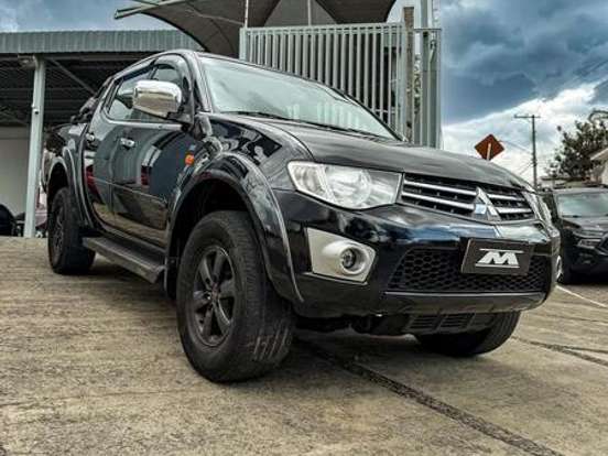 MITSUBISHI-L200 TRITON-2.4 HLS 4X2 CD 16V FLEX 4P MANUAL MITSUBISHI-L200 TRITON-2014