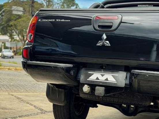 MITSUBISHI-L200 TRITON-2.4 HLS 4X2 CD 16V FLEX 4P MANUAL MITSUBISHI-L200 TRITON-2014
