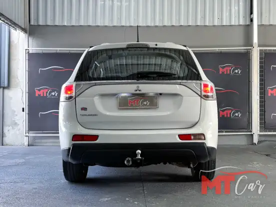 MITSUBISHI-OUTLANDER-2.0 16V GASOLINA 4P AUTOMÁTICO MITSUBISHI-OUTLANDER-2014