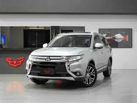 MITSUBISHI OUTLANDER 2.0 COMFORT 16V GASOLINA 4P AUTOMÁTICO MITSUBISHI OUTLANDER 2.0 COMFORT 16V GASOLINA 4P AUTOMÁTICO