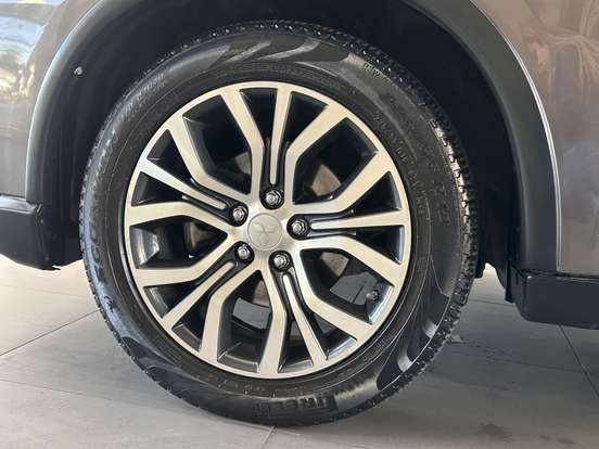 MITSUBISHI-OUTLANDER-2.0 COMFORT 16V GASOLINA 4P AUTOMÁTICO MITSUBISHI-OUTLANDER-2017