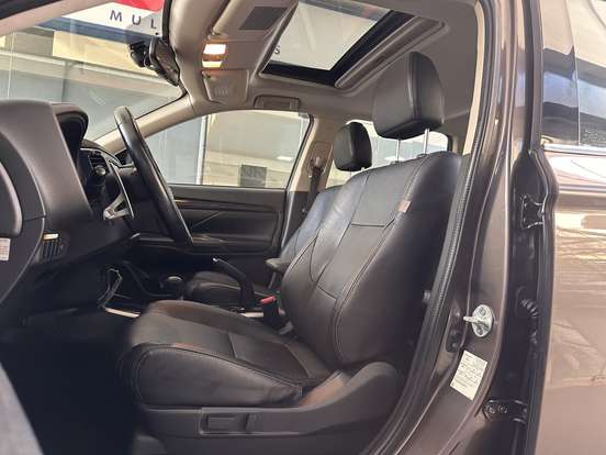 MITSUBISHI-OUTLANDER-2.0 COMFORT 16V GASOLINA 4P AUTOMÁTICO MITSUBISHI-OUTLANDER-2017