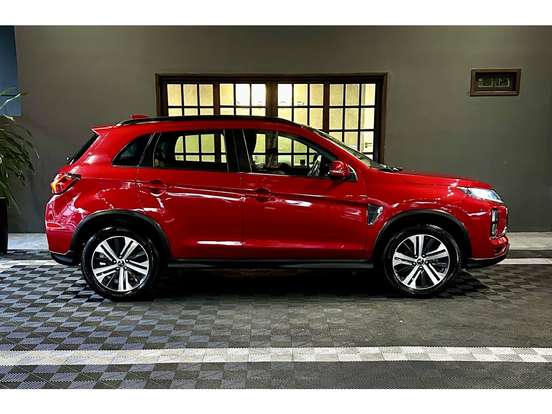 MITSUBISHI-OUTLANDER-2020