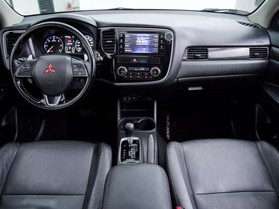 MITSUBISHI-OUTLANDER-2.2 4X4 16V DIESEL 4P AUTOMÁTICO MITSUBISHI-OUTLANDER-2015
