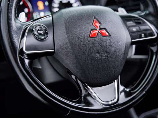 MITSUBISHI-OUTLANDER-2.2 4X4 16V DIESEL 4P AUTOMÁTICO MITSUBISHI-OUTLANDER-2015