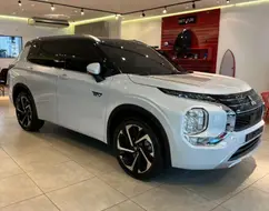 MITSUBISHI OUTLANDER 2.4 PHEV SIGNATURE S-AWC DHT MITSUBISHI OUTLANDER 2.4 PHEV SIGNATURE S-AWC DHT