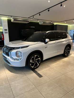 MITSUBISHI-OUTLANDER-2.4 PHEV SIGNATURE S-AWC DHT MITSUBISHI-OUTLANDER-2025