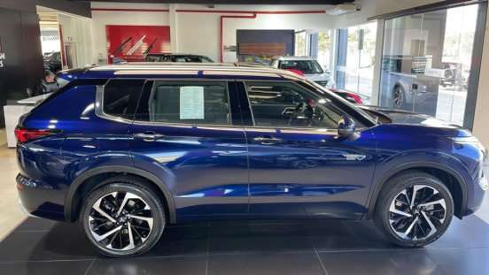 MITSUBISHI-OUTLANDER-2025