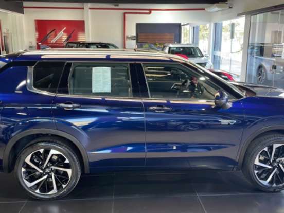 MITSUBISHI-OUTLANDER-2.4 PHEV SIGNATURE S-AWC DHT MITSUBISHI-OUTLANDER-2025