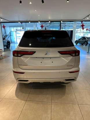 MITSUBISHI-OUTLANDER-2.4 PHEV SIGNATURE S-AWC DHT MITSUBISHI-OUTLANDER-2025