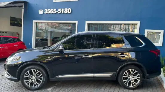 MITSUBISHI-OUTLANDER-3.0 GT 4X4 V6 24V GASOLINA 4P AUTOMÁTICO MITSUBISHI-OUTLANDER-2017