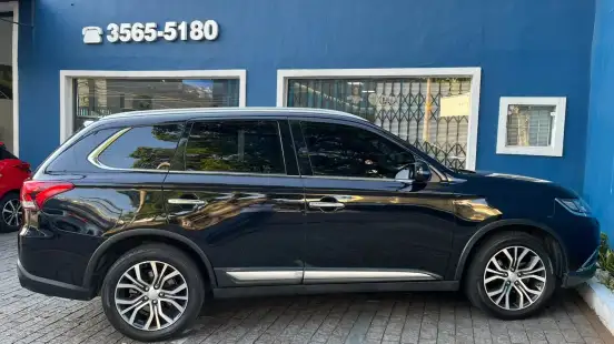 MITSUBISHI-OUTLANDER-3.0 GT 4X4 V6 24V GASOLINA 4P AUTOMÁTICO MITSUBISHI-OUTLANDER-2017