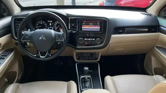 MITSUBISHI-OUTLANDER-3.0 GT 4X4 V6 24V GASOLINA 4P AUTOMÁTICO MITSUBISHI-OUTLANDER-2017