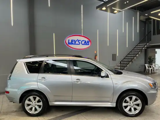MITSUBISHI-OUTLANDER-3.0 GT4 4X4 V6 24V GASOLINA 4P AUTOMÁTICO MITSUBISHI-OUTLANDER-2012