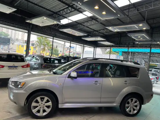 MITSUBISHI-OUTLANDER-2012