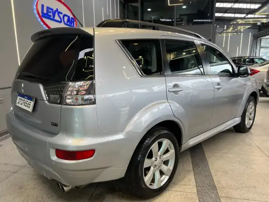 MITSUBISHI-OUTLANDER-2012