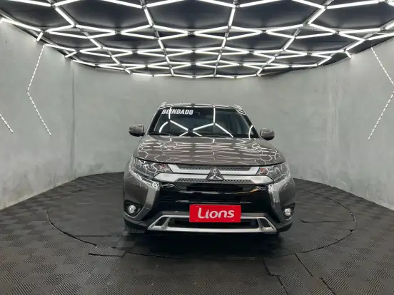 MITSUBISHI-OUTLANDER-2020