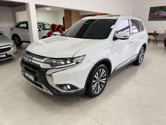 MITSUBISHI OUTLANDER 3.0 MIVEC V6 GASOLINA HPE-S AWD AUTOMÁTICO