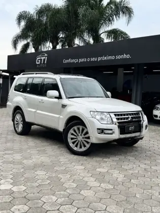 MITSUBISHI PAJERO FULL 3.2 HPE 4X4 16V TURBO INTERCOOLER DIESEL 4P AUTOMÁTICO MITSUBISHI PAJERO FULL 3.2 HPE 4X4 16V TURBO INTERCOOLER DIESEL 4P AUTOMÁTICO