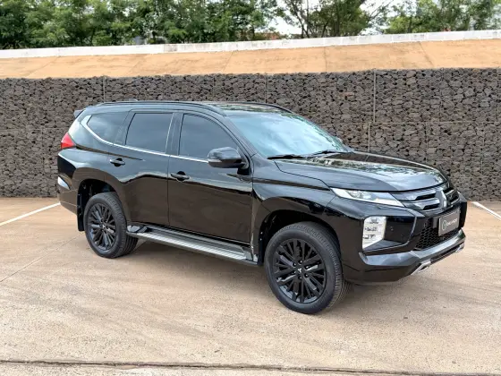 MITSUBISHI PAJERO SPORT 2.4 16V MIVEC TURBO DIESEL LEGEND BLACK AWD AUTOMÁTICO