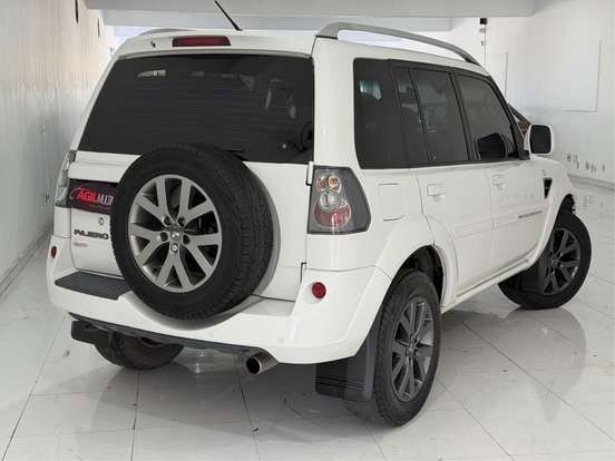 MITSUBISHI-PAJERO TR4-2.0 4X2 16V 140CV FLEX 4P AUTOMÁTICO MITSUBISHI-PAJERO TR4-2014
