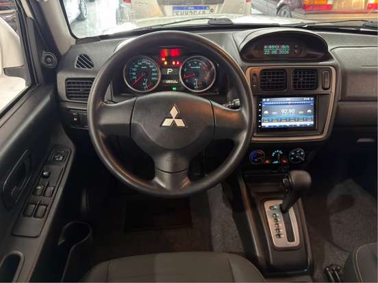 MITSUBISHI-PAJERO TR4-2.0 4X2 16V 140CV FLEX 4P AUTOMÁTICO MITSUBISHI-PAJERO TR4-2014