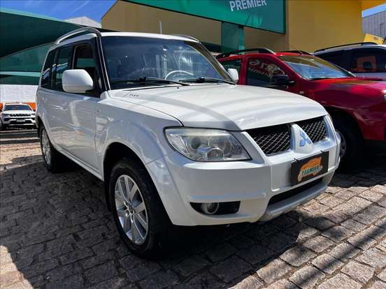 MITSUBISHI-PAJERO TR4-2.0 4X4 16V 140CV FLEX 4P AUTOMÁTICO MITSUBISHI-PAJERO TR4-2011