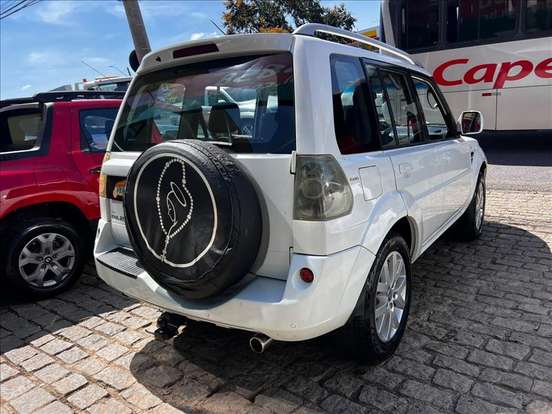 MITSUBISHI-PAJERO TR4-2.0 4X4 16V 140CV FLEX 4P AUTOMÁTICO MITSUBISHI-PAJERO TR4-2011