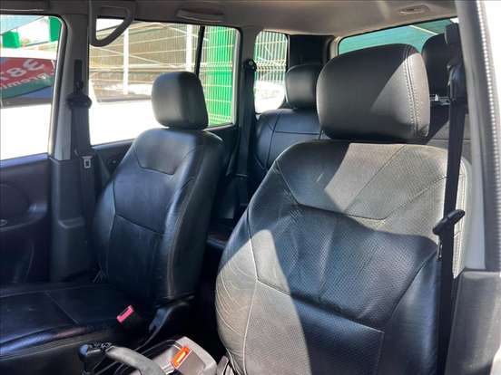 MITSUBISHI-PAJERO TR4-2011