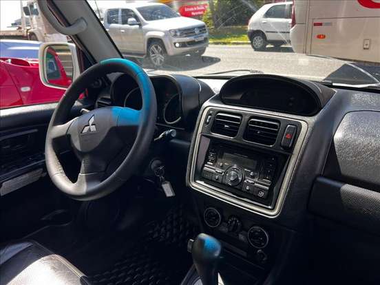 MITSUBISHI-PAJERO TR4-2.0 4X4 16V 140CV FLEX 4P AUTOMÁTICO MITSUBISHI-PAJERO TR4-2011