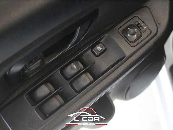 MITSUBISHI-PAJERO TR4-2.0 4X4 16V 140CV FLEX 4P AUTOMÁTICO MITSUBISHI-PAJERO TR4-2013