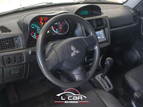MITSUBISHI-PAJERO TR4-2.0 4X4 16V 140CV FLEX 4P AUTOMÁTICO MITSUBISHI-PAJERO TR4-2013