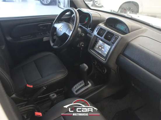 MITSUBISHI-PAJERO TR4-2.0 4X4 16V 140CV FLEX 4P AUTOMÁTICO MITSUBISHI-PAJERO TR4-2013