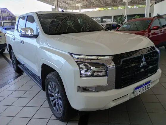 MITSUBISHI TRITON 2.4 BITURBO DIESEL CD HPE 4X4 AUTOMÁTICO