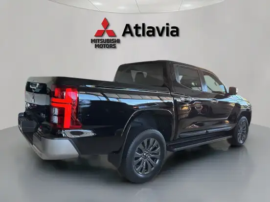 MITSUBISHI-TRITON-2025