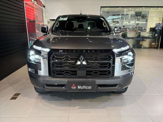 MITSUBISHI-TRITON-2025