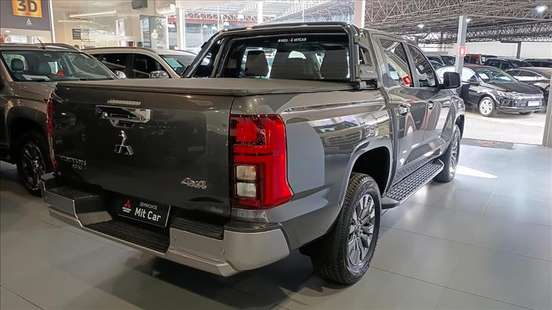 MITSUBISHI-TRITON-2025
