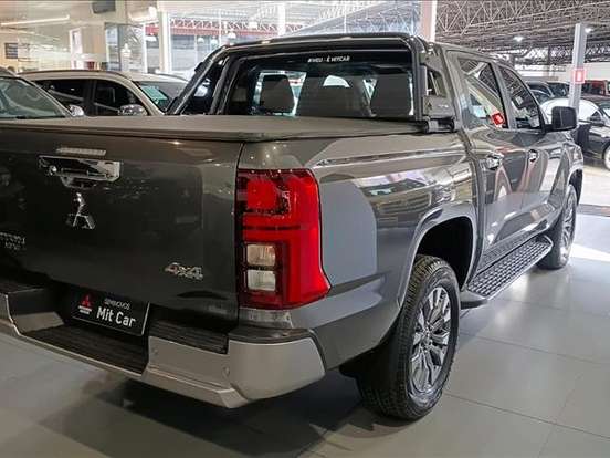 MITSUBISHI-TRITON-2.4 BITURBO DIESEL CD HPE-S 4X4 AUTOMÁTICO MITSUBISHI-TRITON-2025