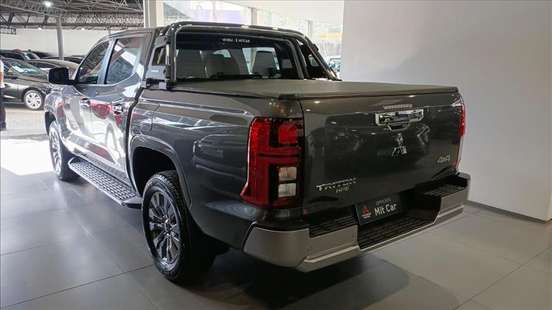 MITSUBISHI-TRITON-2025
