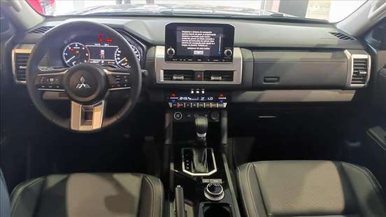 MITSUBISHI-TRITON-2025