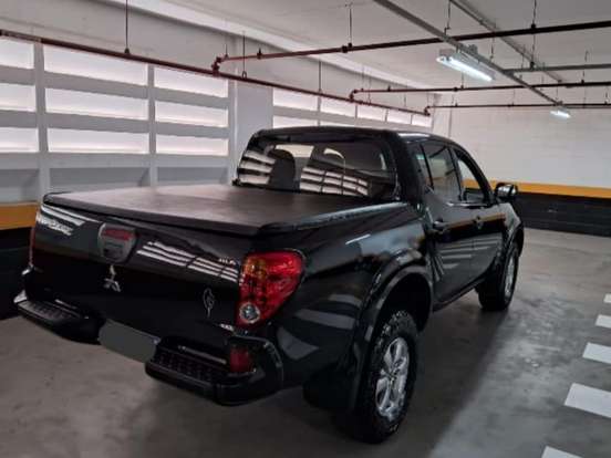 MITSUBISHI-L200 TRITON-2.4 HLS 4X2 CD 16V FLEX 4P MANUAL MITSUBISHI-L200 TRITON-2015