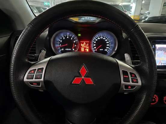 MITSUBISHI-LANCER-2.0 HL 16V GASOLINA 4P AUTOMÁTICO MITSUBISHI-LANCER-2016